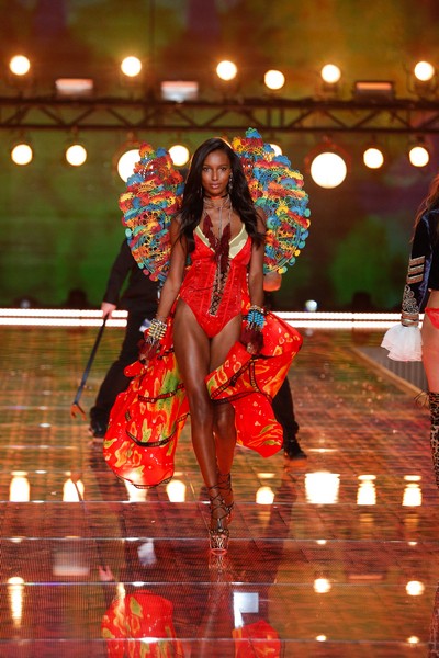 Victoria's Secret 2015 Fashion Show 